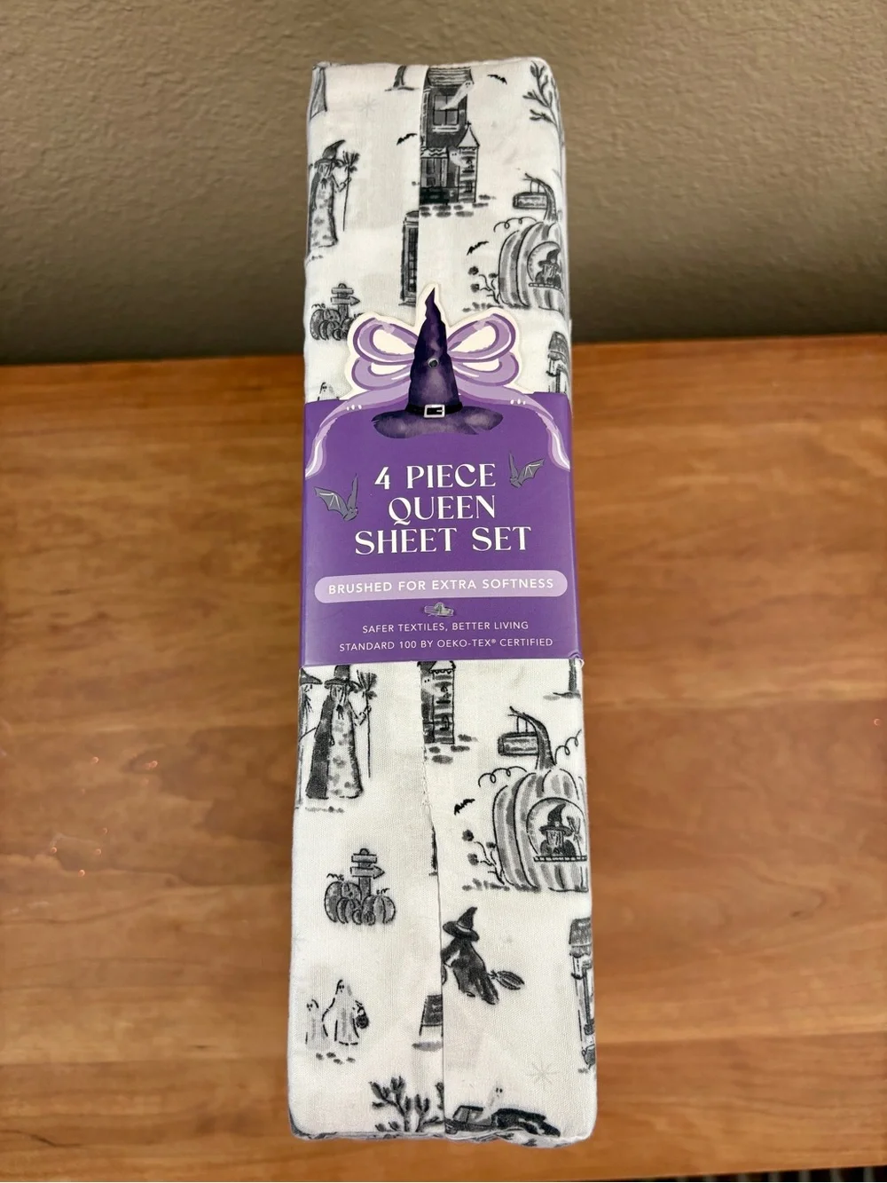 Halloween Witch & Friends Spooky Town Black & White Queen 4-Piece Sheet Set, NEW